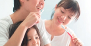 Bà mẹ phải chăm sóc răng miệng cho trẻ như thế nào? 