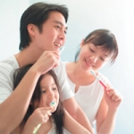Bà mẹ phải chăm sóc răng miệng cho trẻ như thế nào? 
