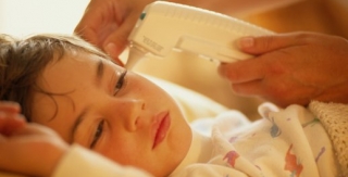 LÀM GÌ KHI SỐT CAO CO GIẬT ? 